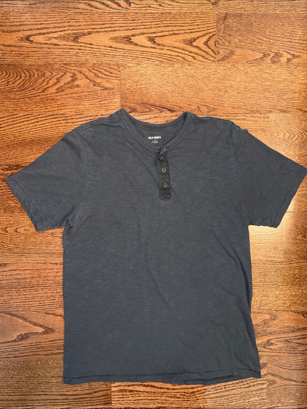 Men’s size large charcoal gray short sleeve Henley shirt from Old Navy.